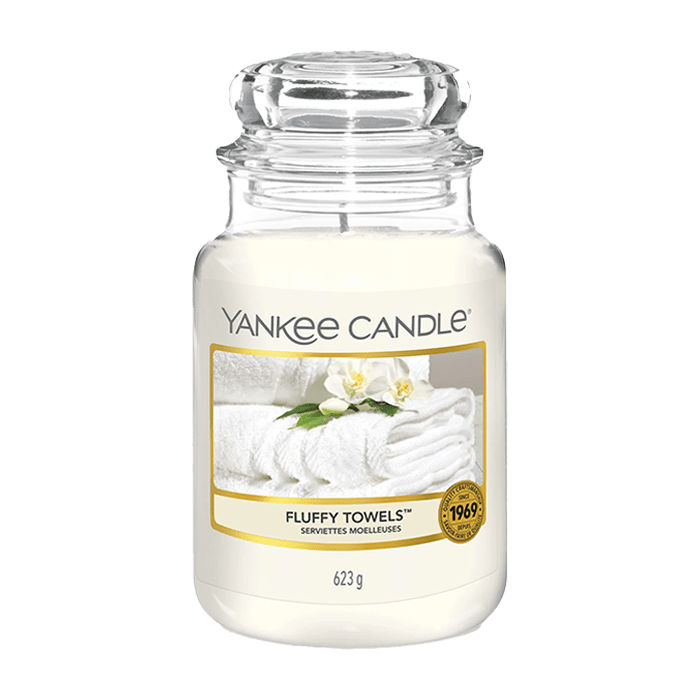 FLUFFY TOWELS CLASSIC JAR CANDLE by YANKEE CANDLE at Sundora