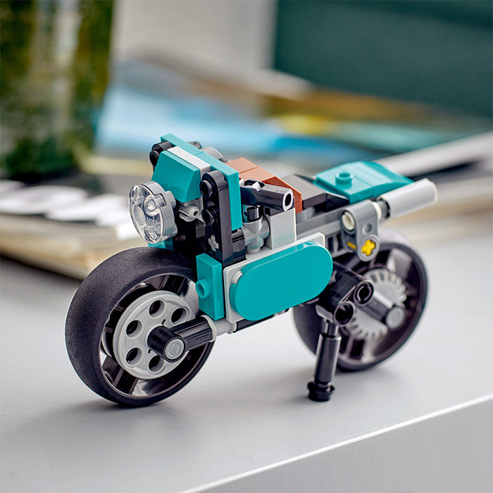 31135 VINTAGE MOTORCYCLE TOYS by LEGO at Sundora