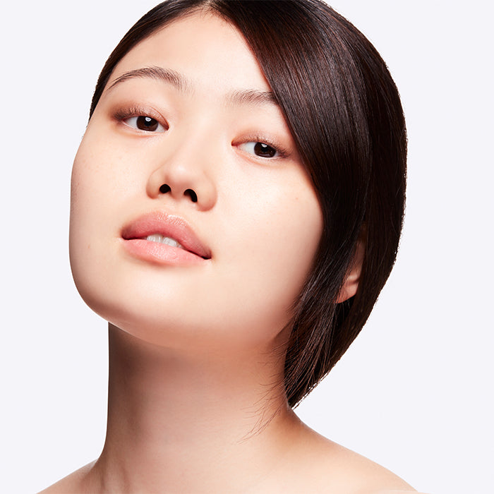 STUDIO RADIANCE MOISTURIZING + ILLUMINATING SILKY PRIMER PRIMER by MAC at Sundora