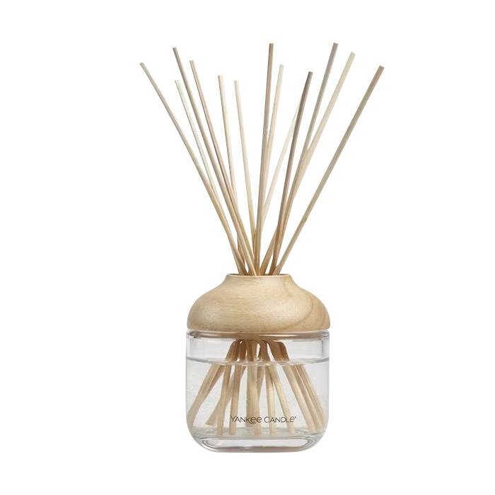 CANDLELIT CABIN REED DIFFUSER 120ML DIFFUSER by YANKEE CANDLE at Sundora