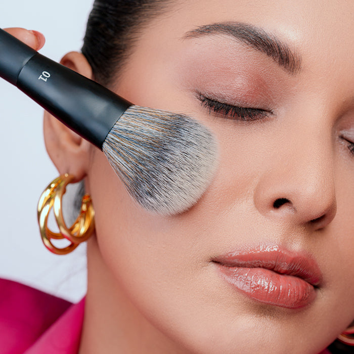 01 High Definition Powder Brush COSMETICS AND MAKEUP by SUNDORA at Sundora