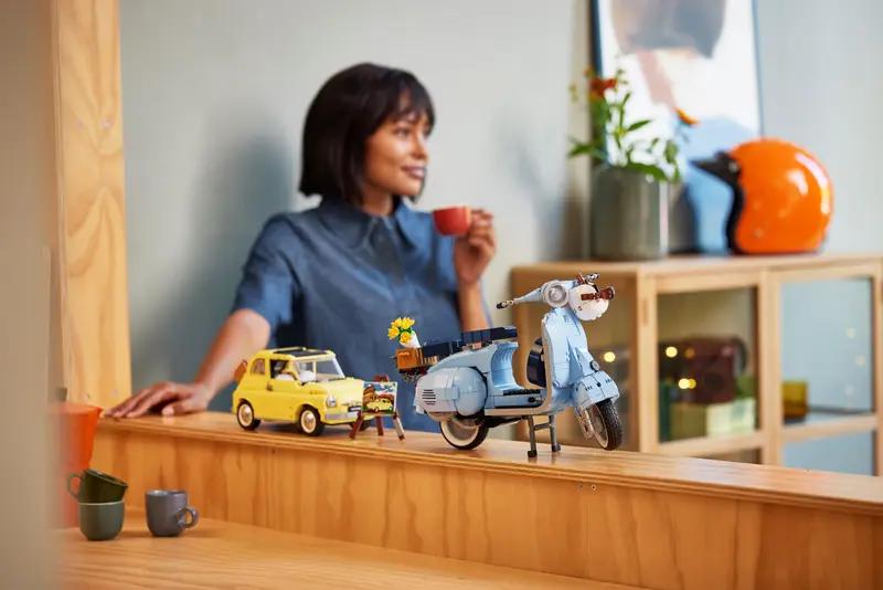 10298 Vespa 125 TOYS by LEGO at Sundora