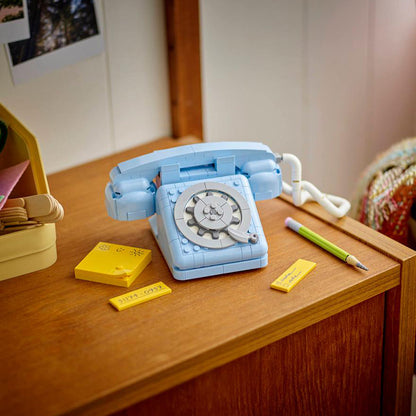31174 Retro Telephone