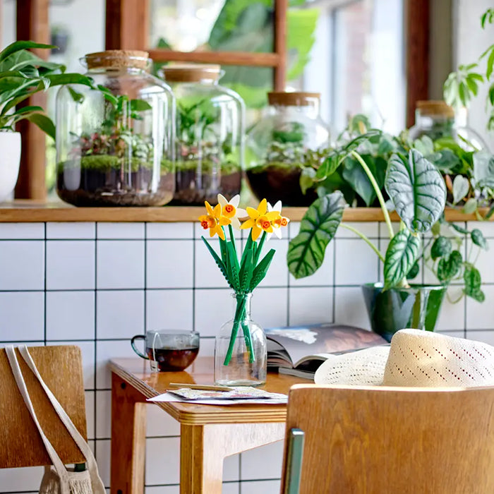 DAFFODILS 40747 TOYS by LEGO at Sundora