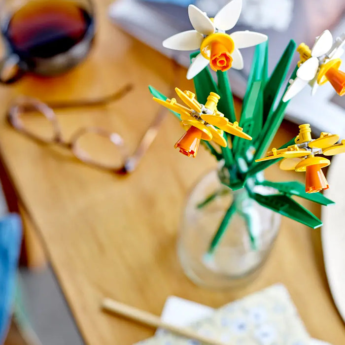 DAFFODILS 40747 TOYS by LEGO at Sundora