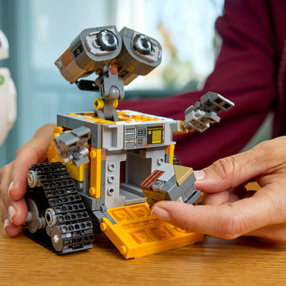 43279 WALL-E and EVE