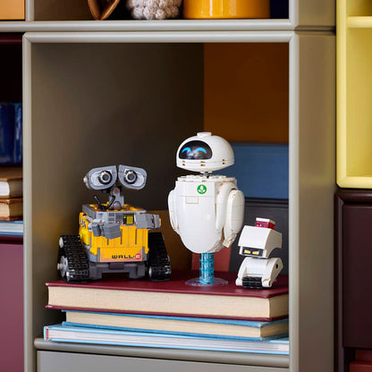 43279 WALL-E and EVE
