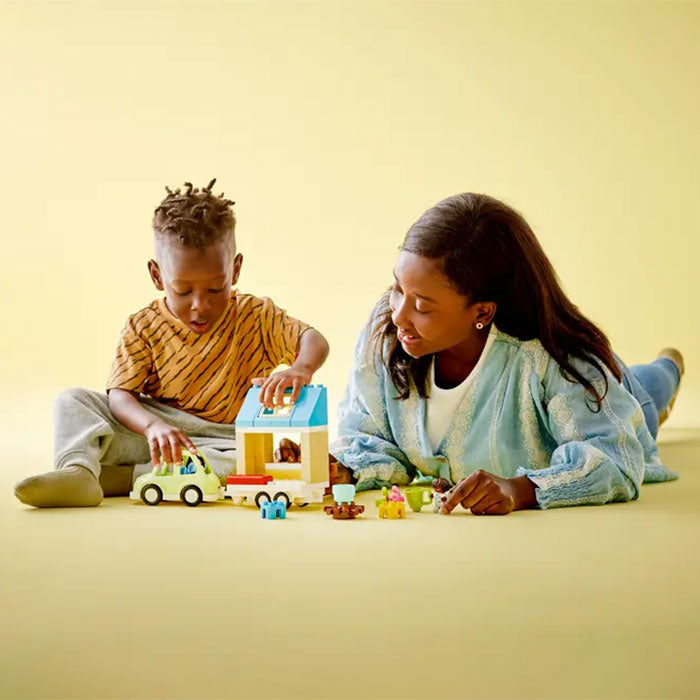 10986 FAMILY HOUSE ON WHEELS TOYS by LEGO at Sundora
