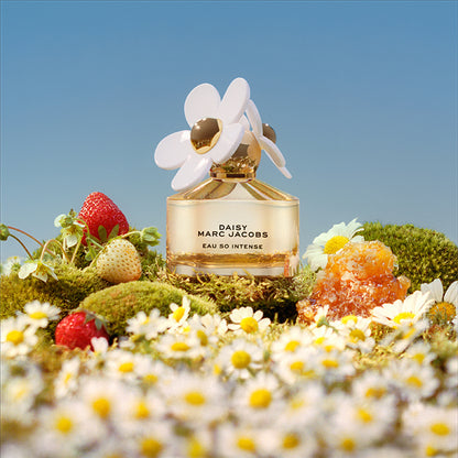 DAISY EAU SO INTENSE PERFUME by MARC JACOBS at Sundora