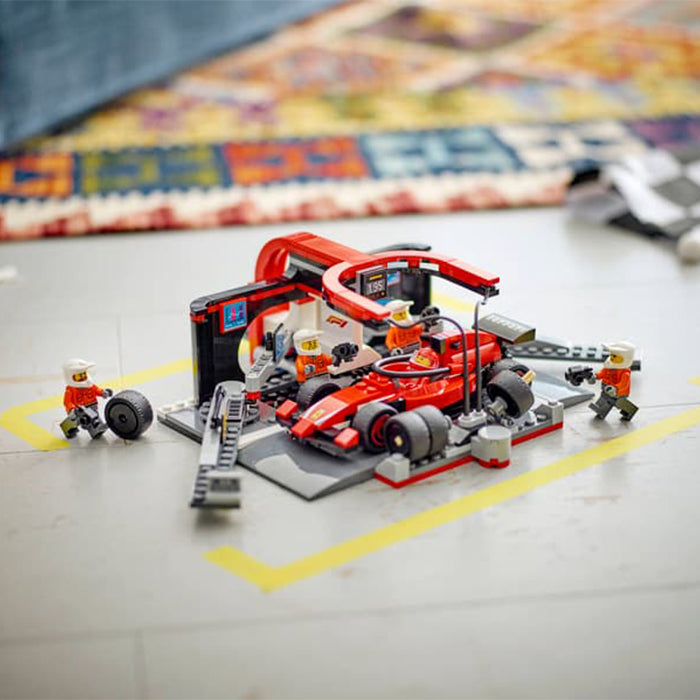 60443 F1® Pit Stop &amp; Pit Crew with Ferrari Car