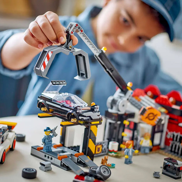60472 Scrapyard with Cars