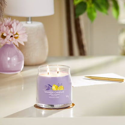 LEMON LAVENDER SIGNATURE JAR CANDLE by YANKEE CANDLE at Sundora
