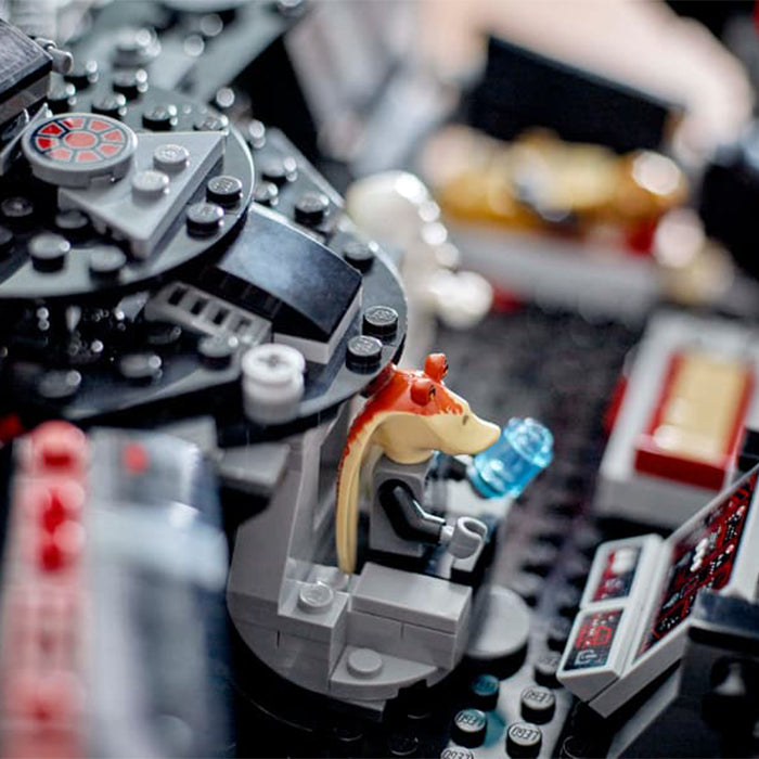 75389 The Dark Falcon