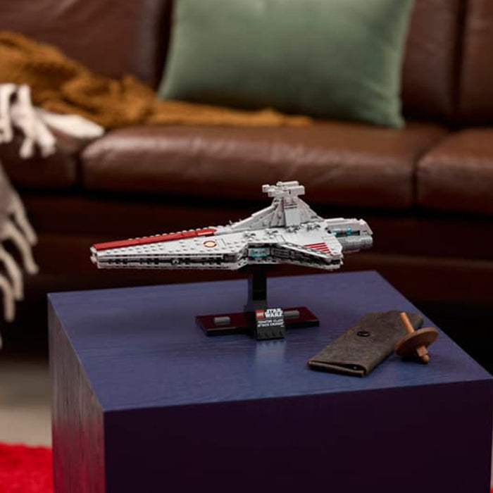 75441 Venator-Class Attack Cruiser™