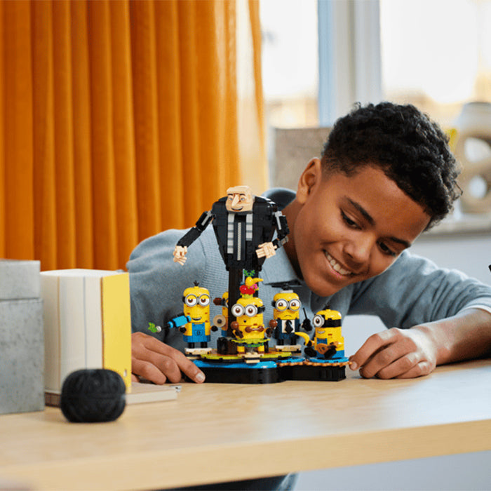 75582 Brick-Built Gru and Minions