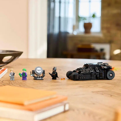 76303 Batman™ Tumbler vs. Two-Face™ &amp; The Joker™