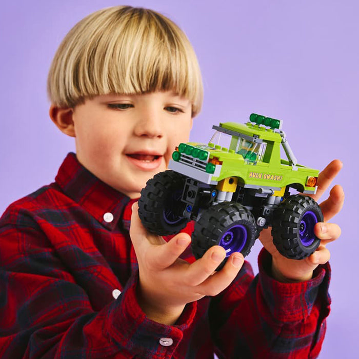 76312 The Hulk Truck vs. Thanos