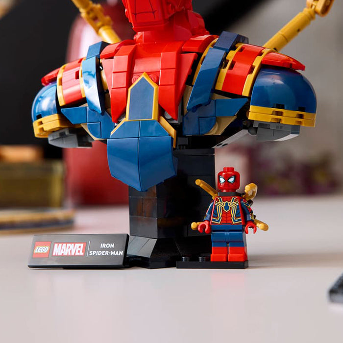 76326 Iron Spider-Man Bust