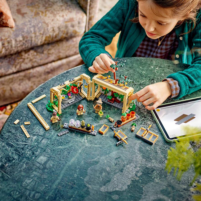 76445 Hogwarts™ Castle: Herbology Class
