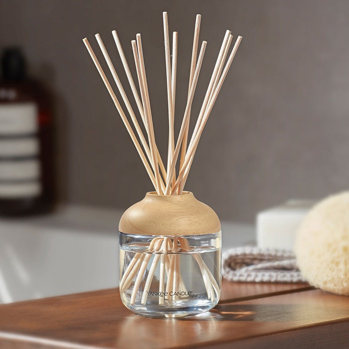 BLACK CHERRY REED DIFFUSER DIFFUSER by YANKEE CANDLE at Sundora