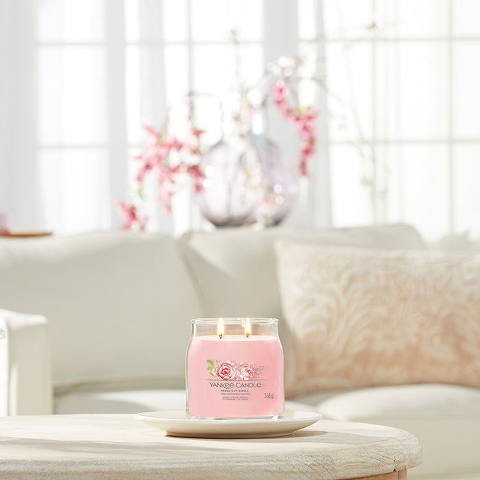 FRESH CUT ROSES SIGNATURE JAR CANDLE by YANKEE CANDLE at Sundora