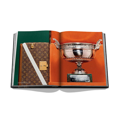 Louis Vuitton: Trophy Trunks