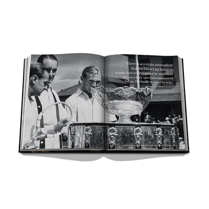 Louis Vuitton: Trophy Trunks