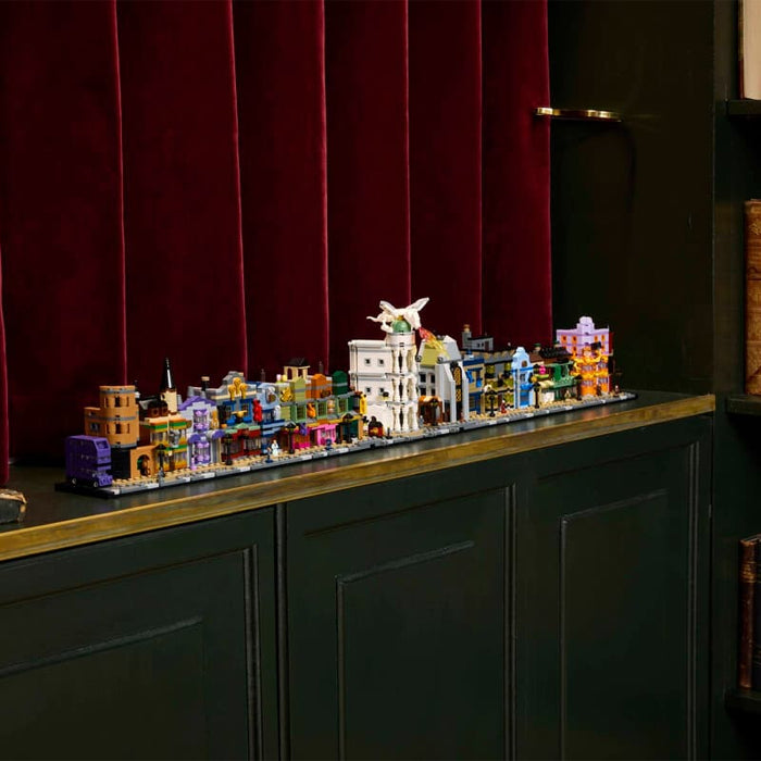 76444 Diagon Alley™ Wizarding Shops