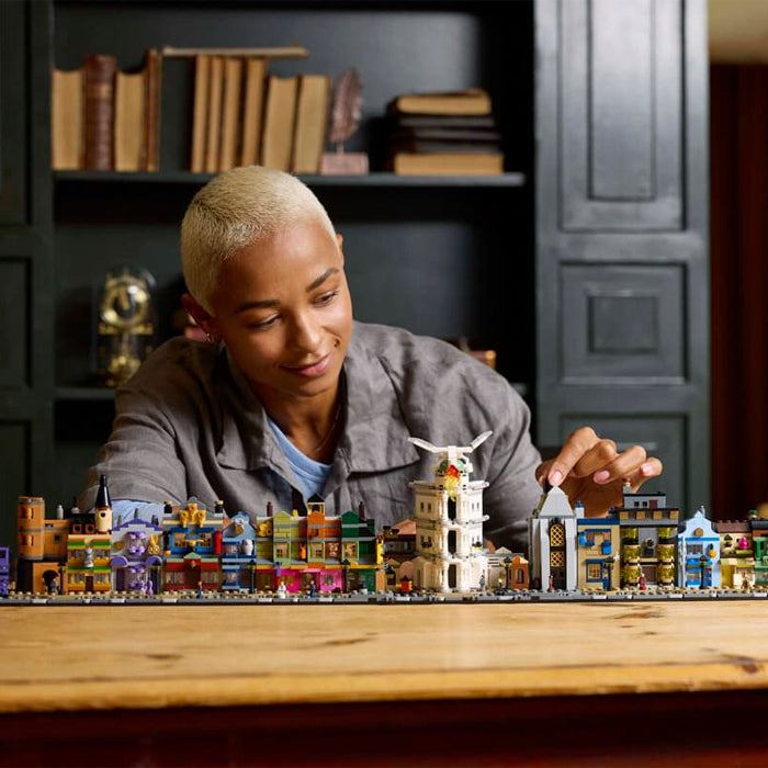 76444 Diagon Alley™ Wizarding Shops