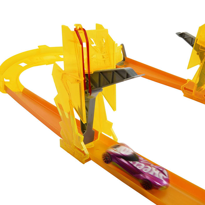 TRACK BUILDER LIGHTNING SPEED PACK TRACKSETS &amp; PLAYSETS by HOT WHEELS at Sundora