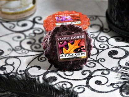 AUTUMN GLOW CLASSIC JAR CANDLE by YANKEE CANDLE at Sundora