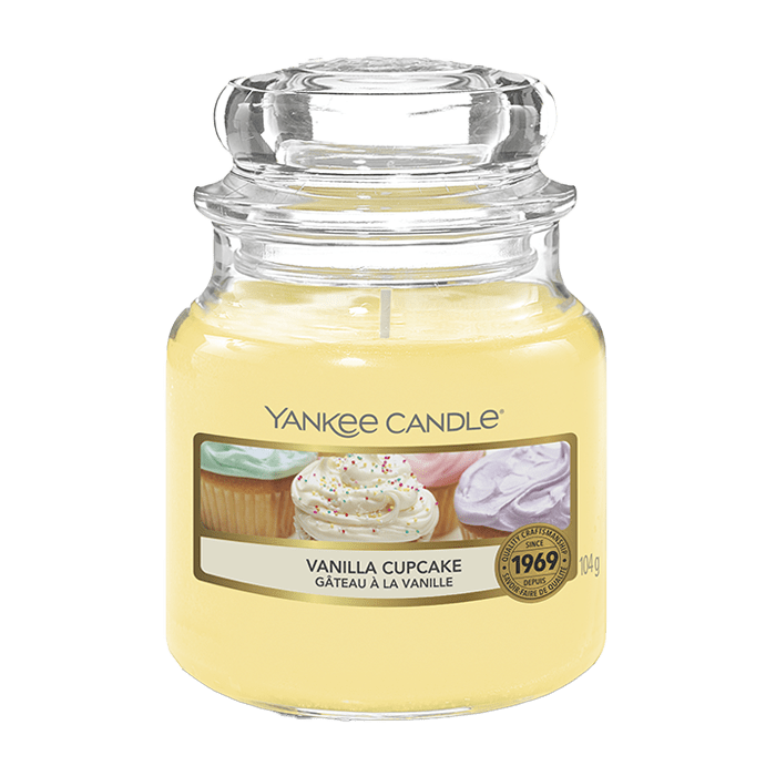 VANILLA CUPCAKE CLASSIC JAR CANDLE by YANKEE CANDLE at Sundora