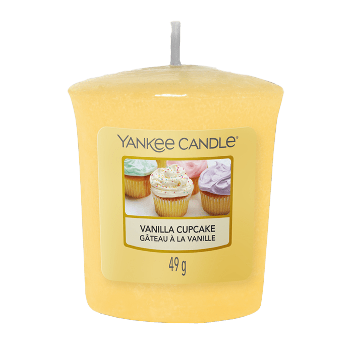 VANILLA CUPCAKE CLASSIC JAR CANDLE by YANKEE CANDLE at Sundora